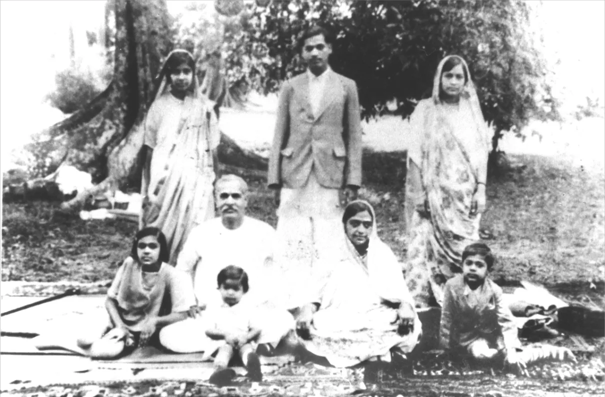 Prior to 1935 Dada Lekhraj with his family