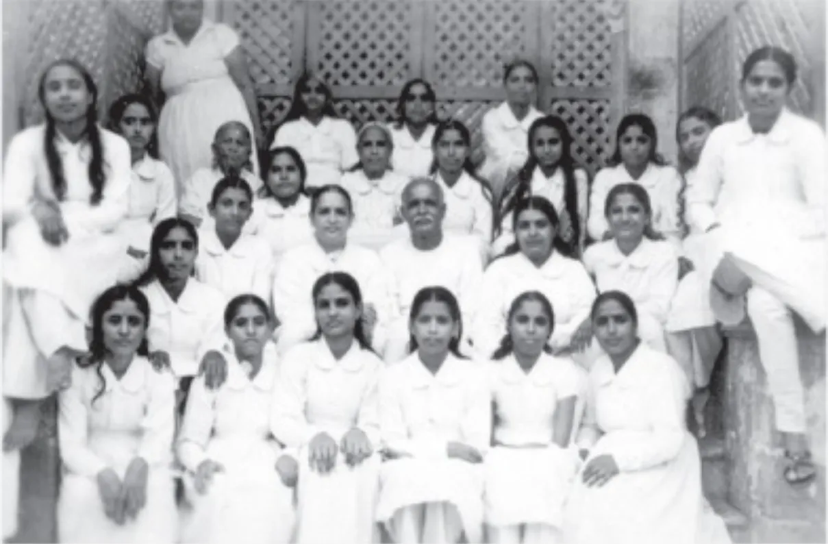 1950 Around 300 people spend 14 yrs in Karachi in spiritual study meditation and self development