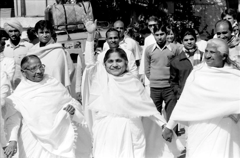 Dadi Janki with Didi Manmohini