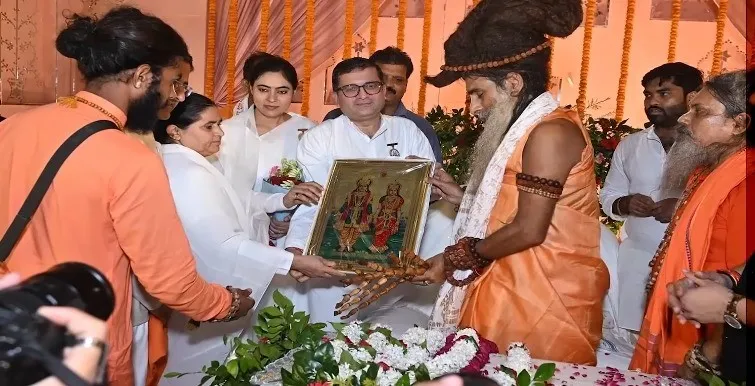 वृंदावन के पीठाधीश्वर रितेश्वर जी महाराज से ब्रह्माकुमारीज़ की आत्मीय भेंट वृंदावन के पीठाधीश्वर रितेश्वर जी महाराज से ब्रह्माकुमारीज़ की आत्मीय भेंट