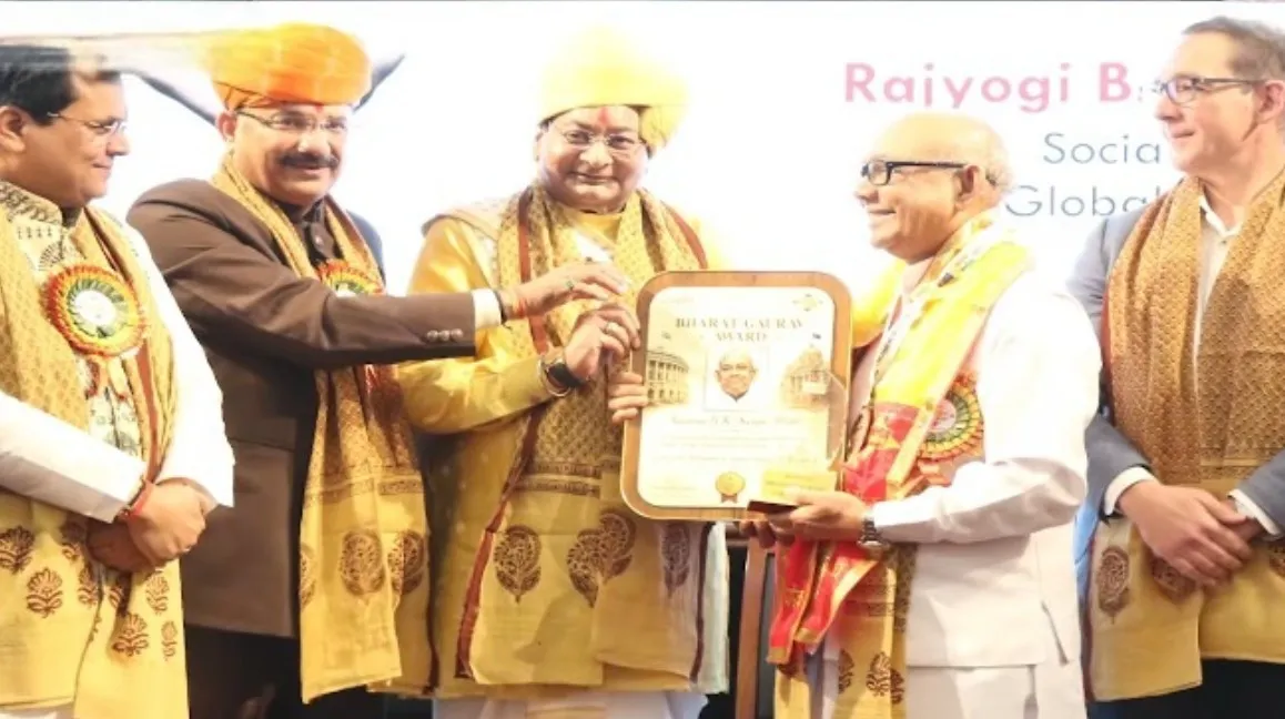 ऑस्ट्रेलिया के विक्टोरिया पार्लियामेंट, मेलबर्न में राजयोगी बीके सूरज भाई को भारत गौरव अवार्ड से सम्मानित किया गया