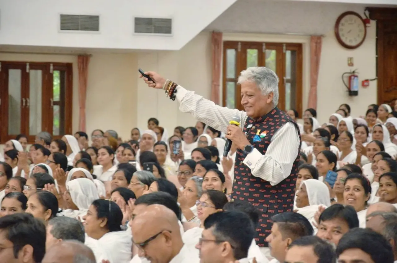 ओम शांति रिट्रीट सेंटर, गुरुग्राम में पूर्व राजनयिक डॉ. दीपक बोरा का प्रेरणादायी दौरा एवं भारत की सांस्कृतिक चेतना पर विचार
