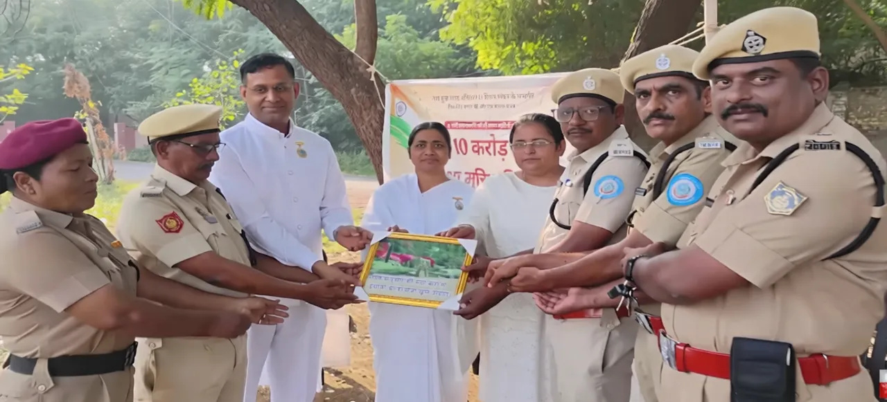 अकोला, महाराष्ट्र में ब्रह्माकुमारीज़ ने होमगार्ड जवानों को दिया तनावमुक्त जीवन जीने का संदेश अकोला, महाराष्ट्र में ब्रह्माकुमारीज़ ने होमगार्ड जवानों को दिया तनावमुक्त जीवन जीने का संदेश