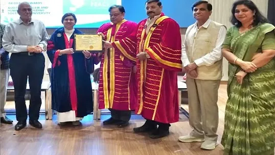नई दिल्ली में बी.के. डॉ. बिन्नी सरीन को मानद डी.लिट. उपाधि से सम्मानित किया गया नई दिल्ली में बी.के. डॉ. बिन्नी सरीन को मानद डी.लिट. उपाधि से सम्मानित किया गया