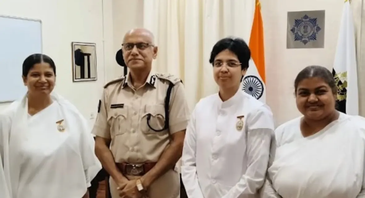 कोलकाता पुलिस आयुक्त से ब्रह्माकुमारीज़ प्रतिनिधिमंडल की शिष्टाचार भेंट कोलकाता पुलिस आयुक्त से ब्रह्माकुमारीज़ प्रतिनिधिमंडल की शिष्टाचार भेंट