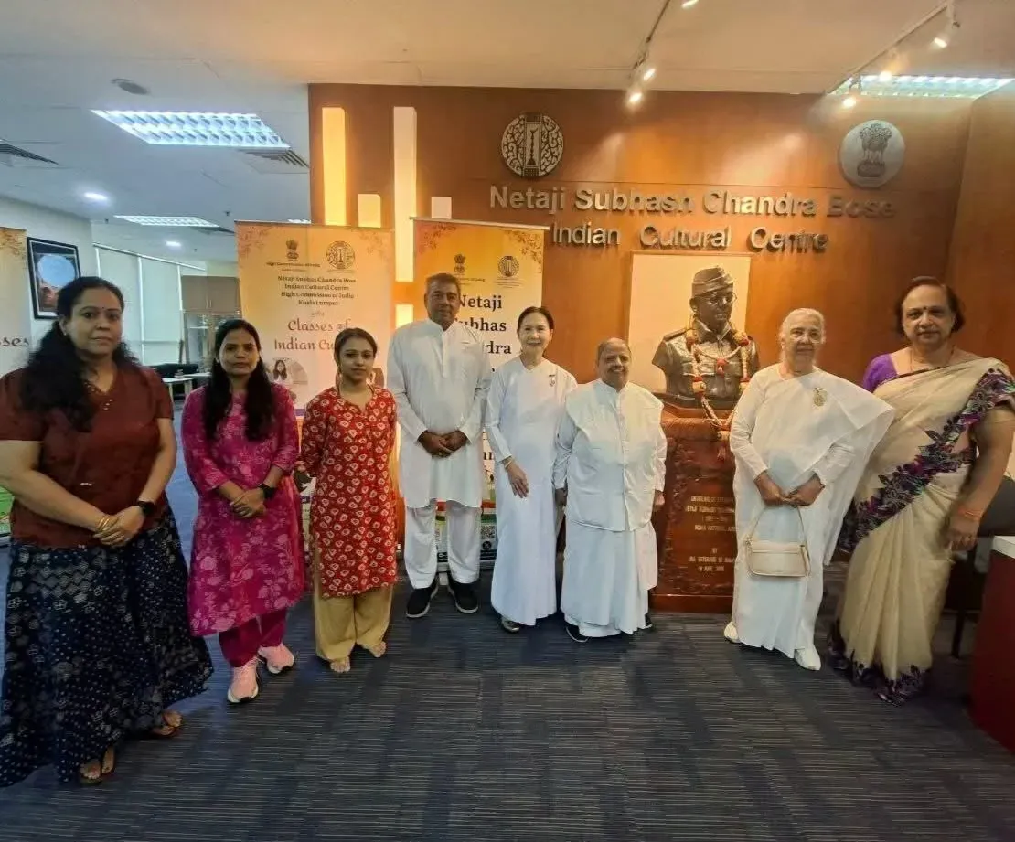 मलेशिया स्थित ICCR में आध्यात्मिक ज्ञान, राजयोग ध्यान एवं शांति पर सार्थक संवाद मलेशिया स्थित ICCR में आध्यात्मिक ज्ञान, राजयोग ध्यान एवं शांति पर सार्थक संवाद