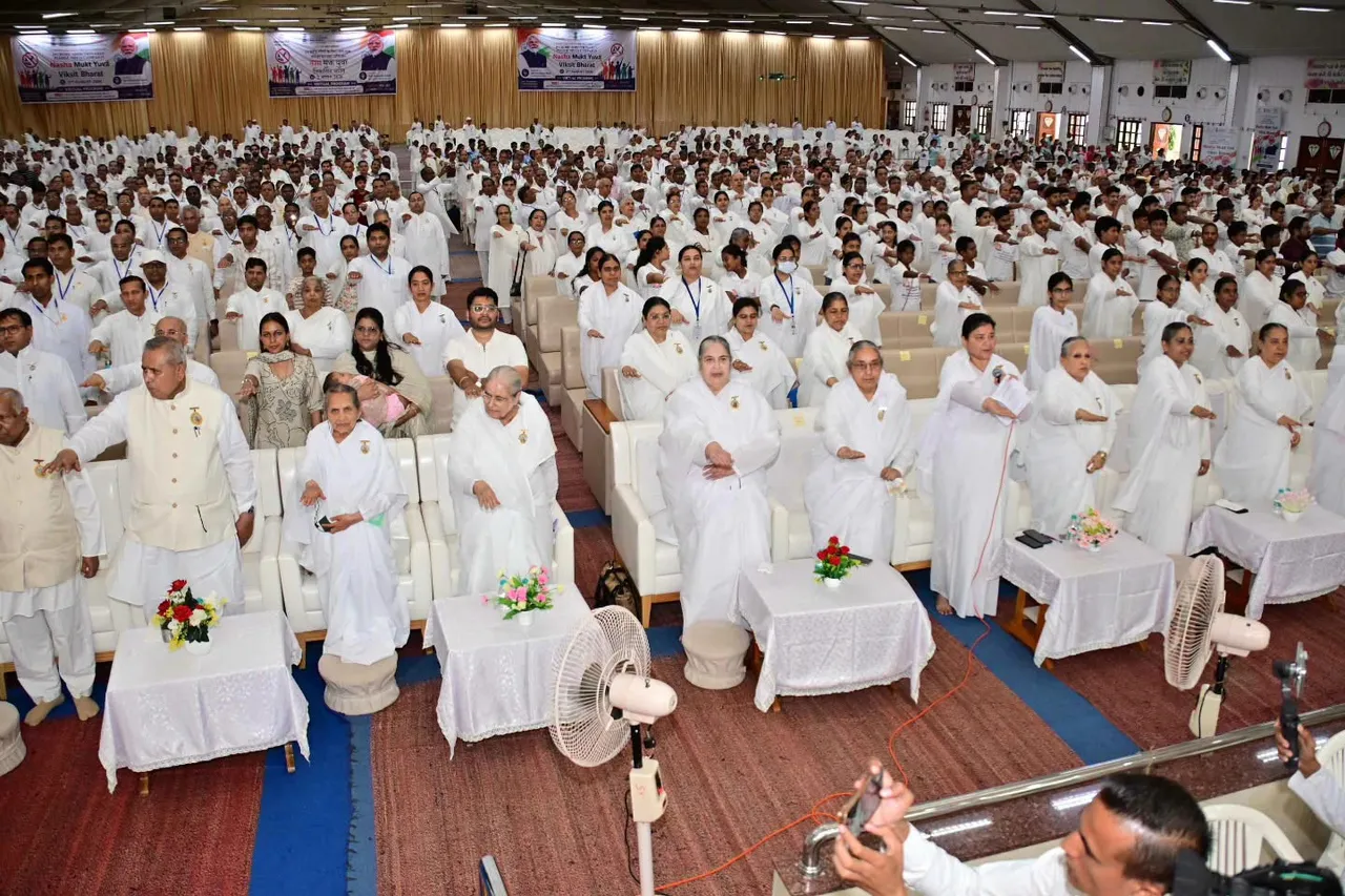 शांतिवन से 10 करोड़ नशा मुक्ति महाअभियान का भव्य शुभारंभ शांतिवन से 10 करोड़ नशा मुक्ति महाअभियान का भव्य शुभारंभ