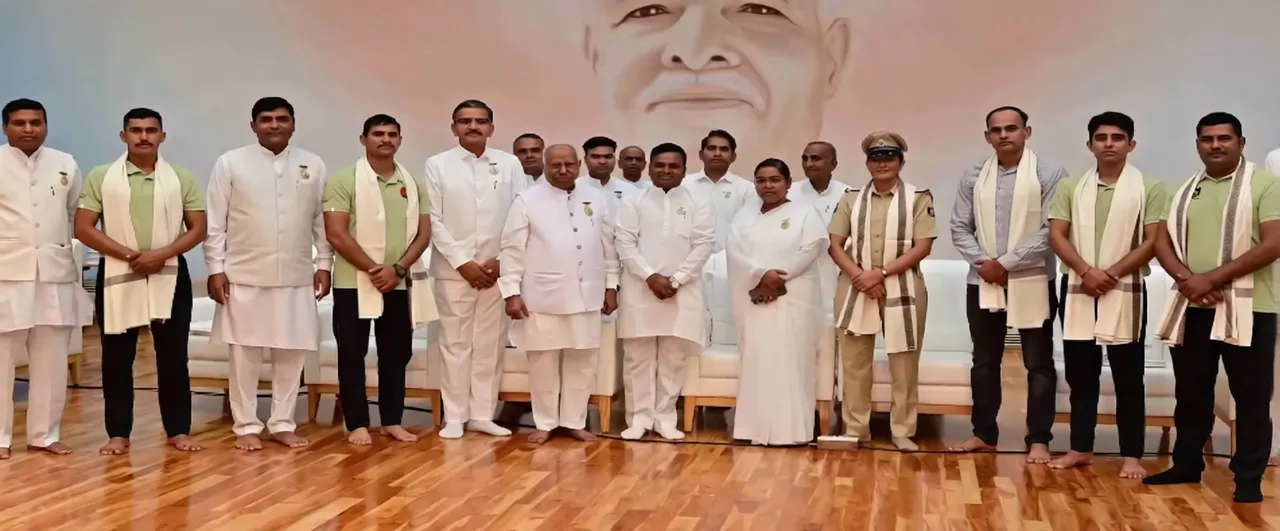 आत्मबल के साथ स्वुरक्षा का संकल्प — ब्रह्माकुमारीज़ मुख्यालय में सेल्फ डिफेंस प्रशिक्षण