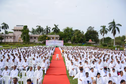 8 Shanti Sarovar Meditation & Retreats