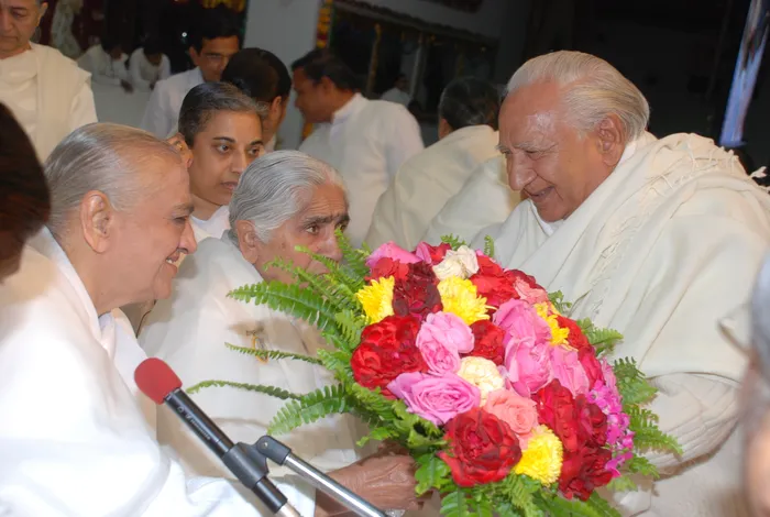 07 Nirwair Bhai ji with Bapdada