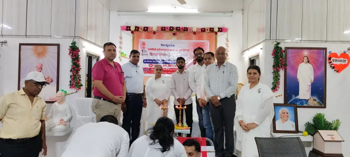 दादी प्रकाशमणि जी के स्मृति दिवस पर सूरत में रक्तदान शिविर