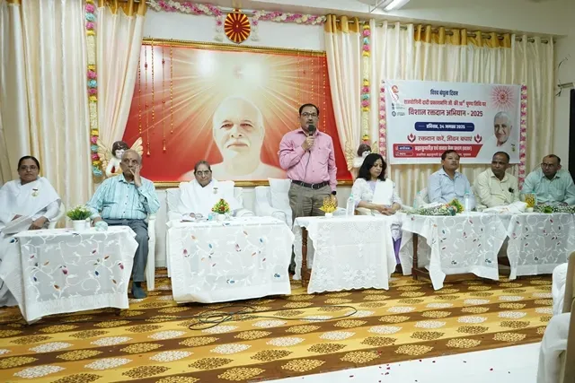 भुसावल सेवाकेंद्र में विश्वबंधुत्व दिवस पर विशाल रक्तदान शिविर – 101 रक्तदाताओं ने किया रक्तदान