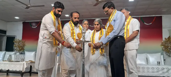 विश्व बंधुत्व दिवस पर रक्तदान शिविर – विश्व शांति धाम, दारा खेड़ा, कुरुक्षेत्र 