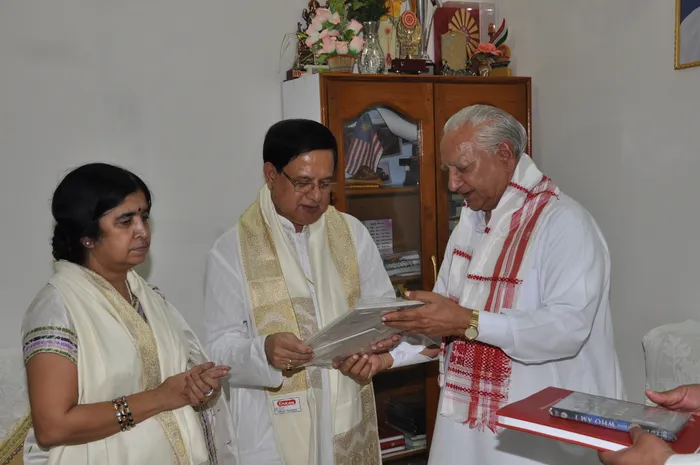 65 Nirwair Bhai ji with VIPs