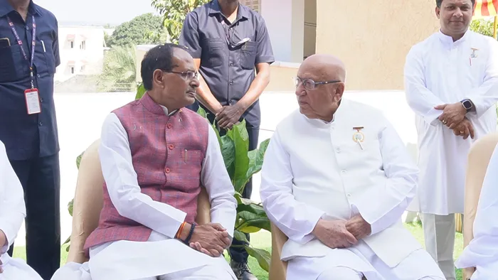 With Eminent Personalities With Eminent Personalities