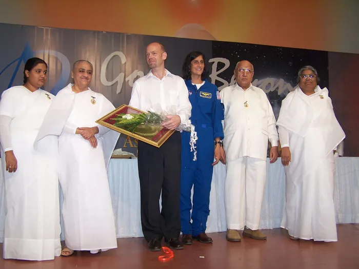 With Eminent Personalities With Eminent Personalities