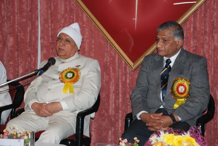 With Eminent Personalities With Eminent Personalities