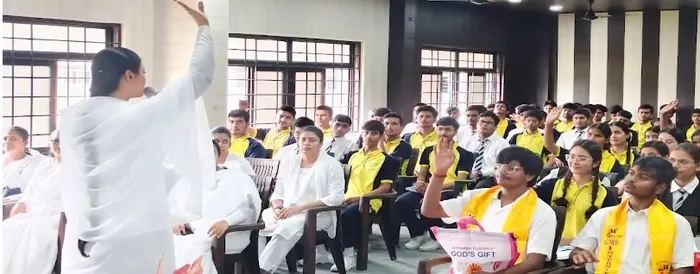 हराइच में त्रिवसीय प्रेरक कार्यशाला के माध्यम से सकारात्मक एवं संतुलित जीवन शैली का संदेश हराइच में त्रिवसीय प्रेरक कार्यशाला के माध्यम से सकारात्मक एवं संतुलित जीवन शैली का संदेश