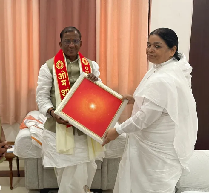 भदोही सेंटर की ओर से आदरणीय राज्यपाल श्री लक्ष्मण प्रसाद आचार्य के सम्मान का शुभ अवसर — gallery photo 2