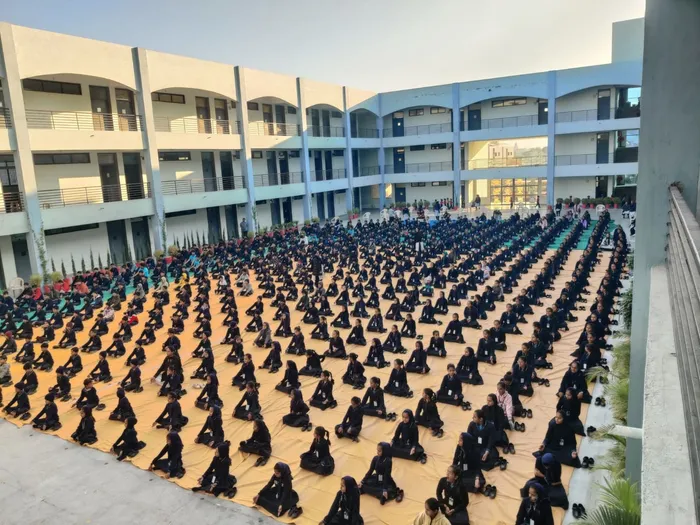 उंजा एवं डाकोर में शिक्षा और स्वास्थ्य के माध्यम से विश्व शांति का संकल्प — बिलियन मिनट्स ऑफ पीस कार्यक्रम