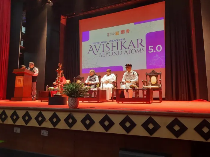 ब्रह्माकुमारीज़ ने ‘आविष्कार 5.0 – बियॉन्ड एटम्स’ में विद्यार्थियों को दिए Smart Minds और मेडिटेशन के संदेश — gallery photo 4