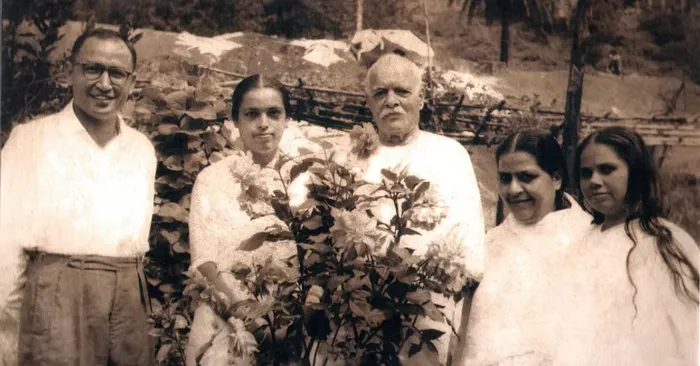 Brij Mohan Bhaisahab with Brahma baba and Mumma.jpg