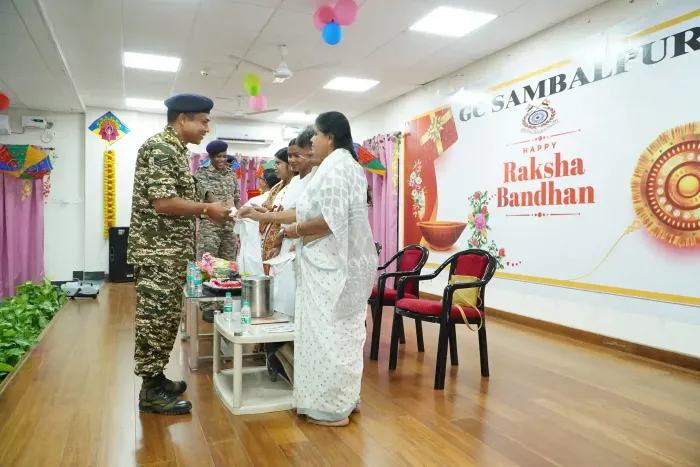 ओम शांति भवन, बुरला में केंद्रीय रिज़र्व पुलिस बल (CRPF) के लिए राखी उत्सव — gallery photo 4