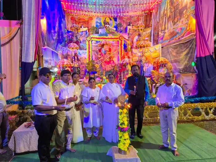 नवरात्रि महोत्सव की शोभा – ब्रह्माकुमारीज बैकुंठपुर द्वारा भव्य चैतन्य देवियों की झांकी