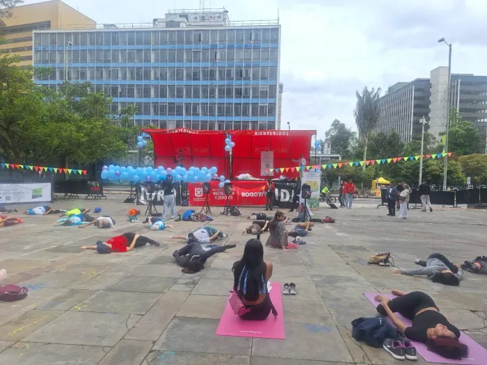 Countdown to International Day of Yoga 2026 Celebrated with Community Yoga Session at Parque Nacional, Bogotá — gallery photo 1