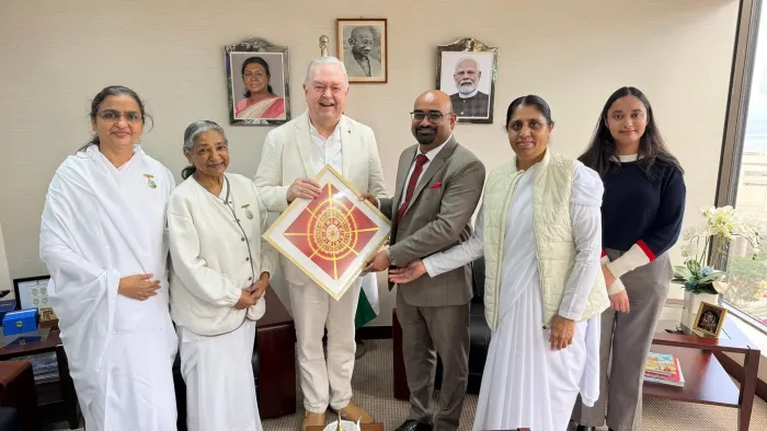 Constructive Meeting with the Consul General of India in Hong Kong to Promote Spiritual Well-being