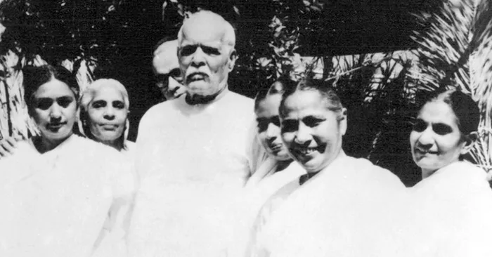 Dadi ji with baba and othrs.jpg