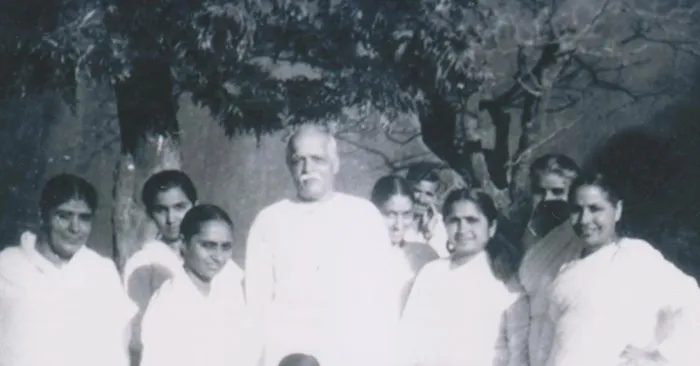 Didi Manmohini ji with brahma baba.jpg