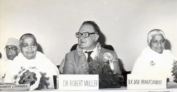 Didi Manmohini ji with speaker.jpg
