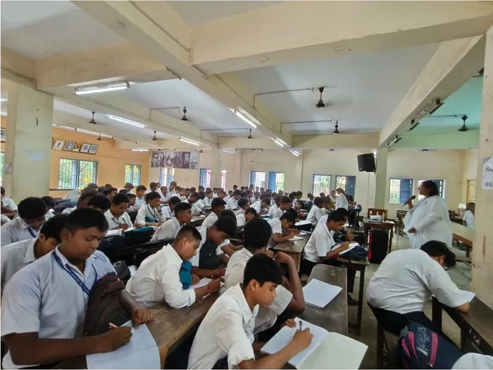 Digital Wellness Session on “Higher Goals in Life” Held at NabaKrishna Pal High School, Kolkata — photo gallery 7 Digital Wellness Session on “Higher Goals in Life” Held at NabaKrishna Pal High School, Kolkata — photo gallery 7