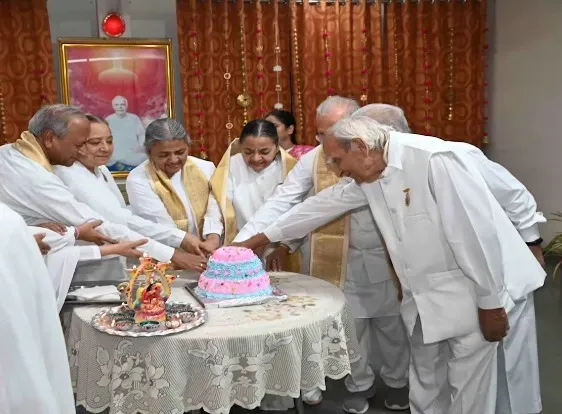 आबू रोड में मनमोहिनी वन और शिवमणि होम में दीपावली का दिव्य उत्सव – दीपों की रोशनी के साथ प्रेम, स्नेह और खुशियों का स… आबू रोड में मनमोहिनी वन और शिवमणि होम में दीपावली का दिव्य उत्सव – दीपों की रोशनी के साथ प्रेम, स्नेह और खुशियों का संदेश — photo gallery 2