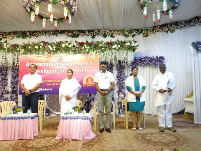 आत्म सशक्तिकरण के माध्यम से राष्ट्र सशक्तिकरण कार्यक्रम के अंतर्गत मदुरै में दीपावली अवसर पर सम्मान समारोह