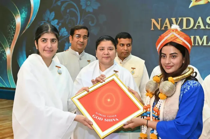 ग्लोबल समिट 2026 एवं नवदशोत्सव का भव्य शुभारंभ – आध्यात्मिक जागृति द्वारा विश्व नव-निर्माण का संकल्प — gallery photo 5
