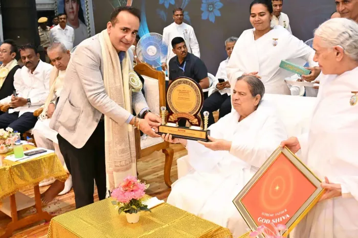 ग्लोबल समिट 2026 एवं नवदशोत्सव का भव्य शुभारंभ – आध्यात्मिक जागृति द्वारा विश्व नव-निर्माण का संकल्प — gallery photo 12