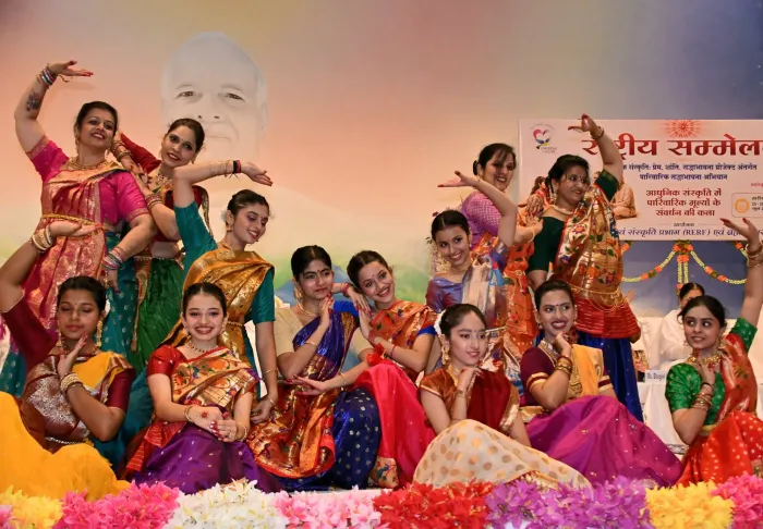 ज्ञान सरोवर में चार दिवसीय राष्ट्रीय कला एवं संस्कृति सम्मेलन का भव्य शुभारंभ