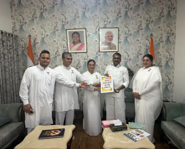 Om Shanti Retreat Centre, Gurugram Celebrates Raksha Bandhan with Hon’ble Minister of State Dr. L. Murugan Ji — photo… Om Shanti Retreat Centre, Gurugram Celebrates Raksha Bandhan with Hon’ble Minister of State Dr. L. Murugan Ji — photo gallery 5