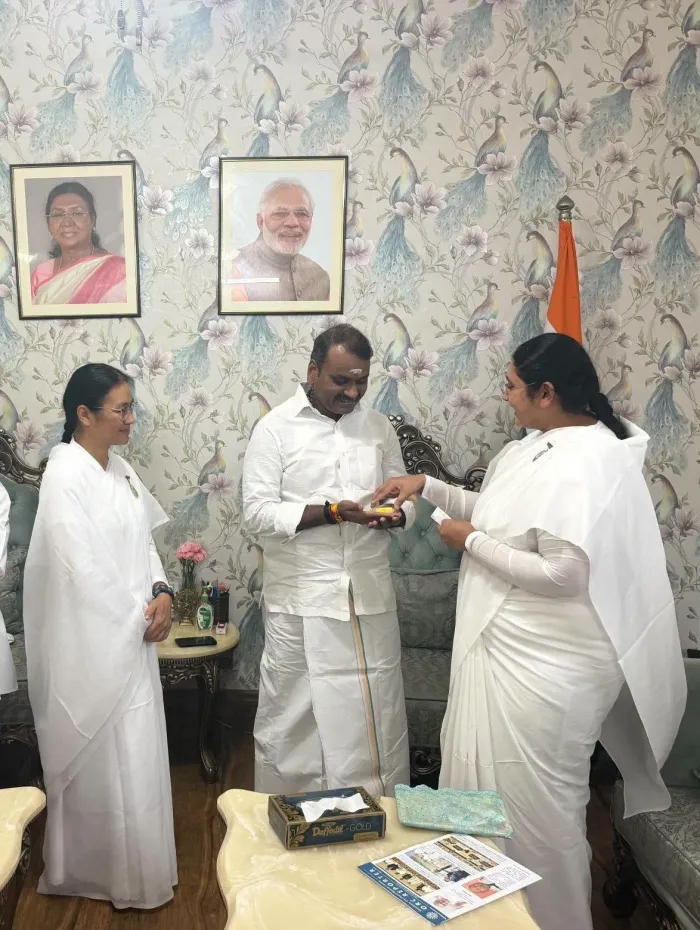 Om Shanti Retreat Centre, Gurugram Celebrates Raksha Bandhan with Hon’ble Minister of State Dr. L. Murugan Ji — photo… Om Shanti Retreat Centre, Gurugram Celebrates Raksha Bandhan with Hon’ble Minister of State Dr. L. Murugan Ji — photo gallery 3