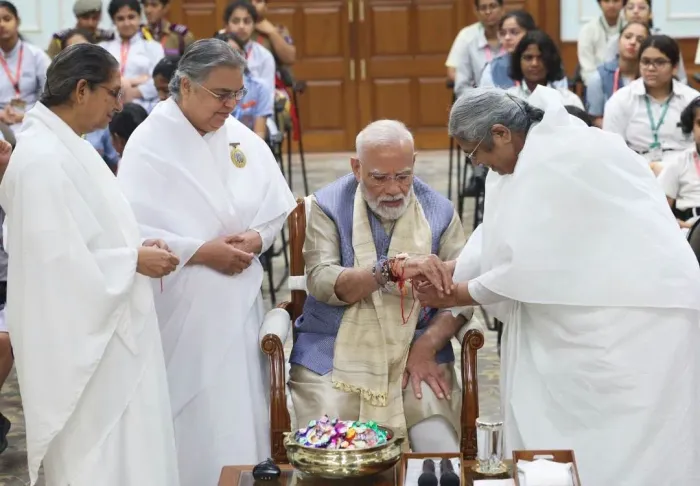 Brahma Kumaris Sisters Celebrate Raksha Bandhan with Hon’ble Prime Minister JiShri Narendra Modi — photo gallery 1 Brahma Kumaris Sisters Celebrate Raksha Bandhan with Hon’ble Prime Minister JiShri Narendra Modi — photo gallery 1