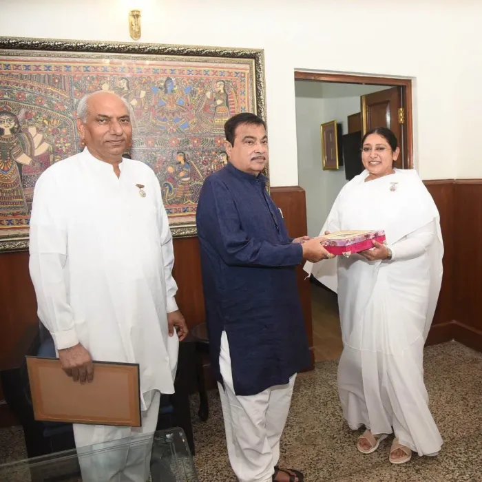 ORC - Om Shanti Retreat Centre, Gurugram Celebrates Raksha Bandhan with Hon’ble Union Minister Shri Nitin Gadkari Ji — gallery photo 6