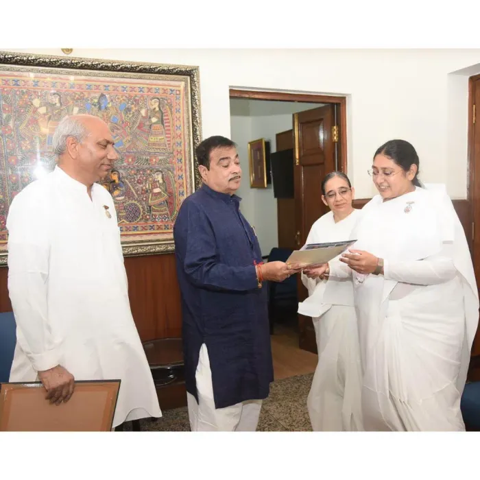 ORC - Om Shanti Retreat Centre, Gurugram Celebrates Raksha Bandhan with Hon’ble Union Minister Shri Nitin Gadkari Ji — gallery photo 7