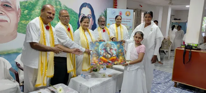Uniting Seniors through Yoga and Spirituality: A Blissful Celebration by Brahma Kumaris, Unit-9 Bhubaneswar — photo g… Uniting Seniors through Yoga and Spirituality: A Blissful Celebration by Brahma Kumaris, Unit-9 Bhubaneswar — photo gallery 3