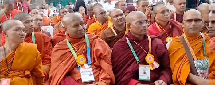 बोधगया महाबोधी मंदिर परिसर में अंतरराष्ट्रीय तिपिटक जाप समारोह: ब्रह्माकुमारीज़ का शांति संदेश — gallery photo 10