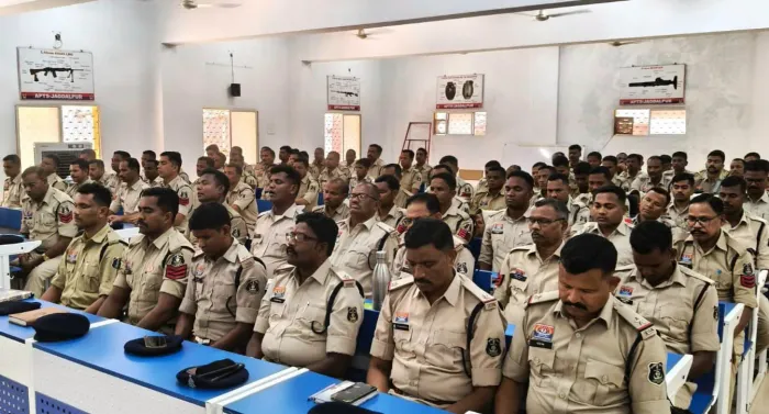 बस्तर संभाग में “स्व-सशक्तिकरण से राष्ट्र सशक्तिकरण” अभियान के अंतर्गत 26 प्रशिक्षण कार्यक्रम सफलतापूर्वक आयोजित — ph… बस्तर संभाग में “स्व-सशक्तिकरण से राष्ट्र सशक्तिकरण” अभियान के अंतर्गत 26 प्रशिक्षण कार्यक्रम सफलतापूर्वक आयोजित — photo gallery 5