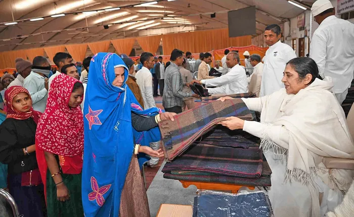 ब्रह्मा बाबा की पुण्यतिथि पर आबू रोड–माउंट आबू में ब्रह्माकुमारीज़ द्वारा 2000 श्रमिकों को कंबल वितरण सेवा