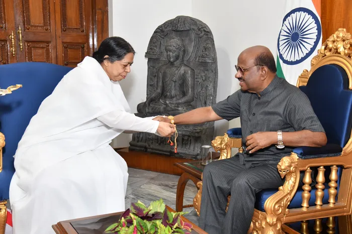 Rakhi Service to Hon’ble Governor of West Bengal by Brahma Kumaris, Kolkata Museum