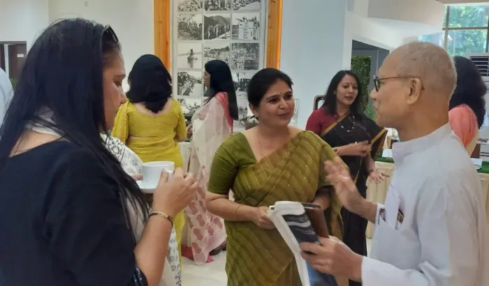 विजय दुर्ग स्थित ईस्टर्न कमांड मुख्यालय में रक्षा कर्मियों के लिए तनाव मुक्ति एवं आंतरिक शक्ति विकास शिविर संपन्न — p… विजय दुर्ग स्थित ईस्टर्न कमांड मुख्यालय में रक्षा कर्मियों के लिए तनाव मुक्ति एवं आंतरिक शक्ति विकास शिविर संपन्न — photo gallery 3